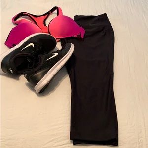 Nike Cropped Leggings🌵